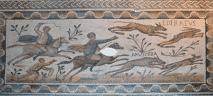 Mosaïque d’Oudhna, en Tunisie, scène de chasse avec des lévriers poursuivant des lièvres