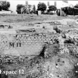 Fig. 22. Intérieur de l’abside à pans coupés (cliché fouilles anciennes). Intérieur de l'abside