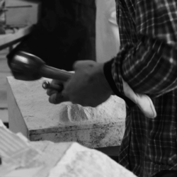 Taille du bloc épigraphique, 3 © MU.