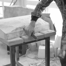 Taille du bloc épigraphique, 1 © MU.