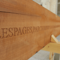 Relire-Relier. Détail, inscription relative au fragment du texte sacré hébraïque © CVZ.