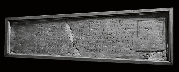Inscription funéraire pour Ato, Angers, IXe s. © CESCM.