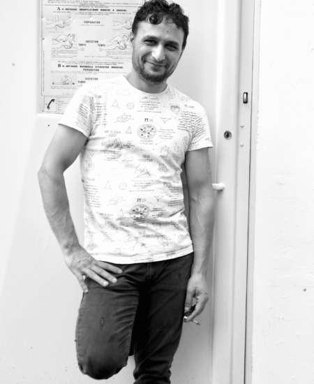 Réfugiés et mineurs isolés de Lourdes et Tarbes lors des différents ateliers artistiques, été 2023. Corinne Mathou.