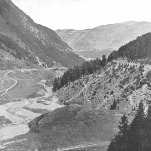 O. Reclus, « Vallée de Gripp », <em>À la France : sites et monuments. Gascogne et Pyrénées-Orientales (Basses-Pyrénées, Hautes-Pyrénées, Landes)</em>, 1903, p. 99. Source : <a class="hyperlink" href="https://gallica.bnf.fr/ark:/12148/bpt6k6494037x/f107.item">Gallica BnF</a>.