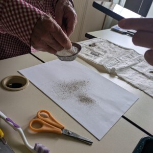 Leçons de chausses, performance de Gérard Hauray, puis mise en culture des captations de poussières